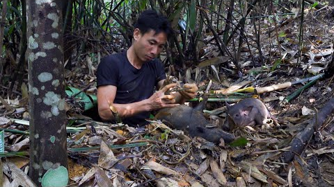 Survival Skills In The Rainforest, Bushcraft Survival, Primitive skills - Boar Trap #8